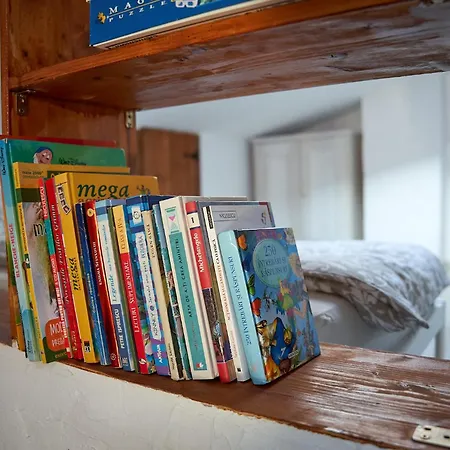 The Attic Of The Painter Eugen Gasca アパート ブカレスト