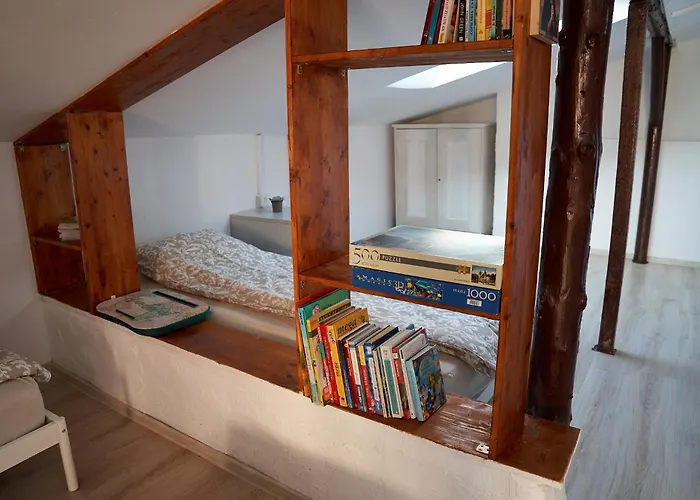 Apartament The Attic Of The Painter Eugen Gasca